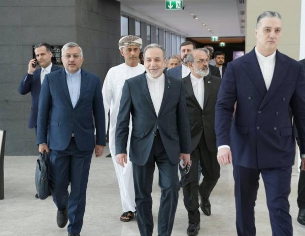  مفاوضو إيران يتوجهون  إلى سويسرا رغم استمرار القتال في لبنان